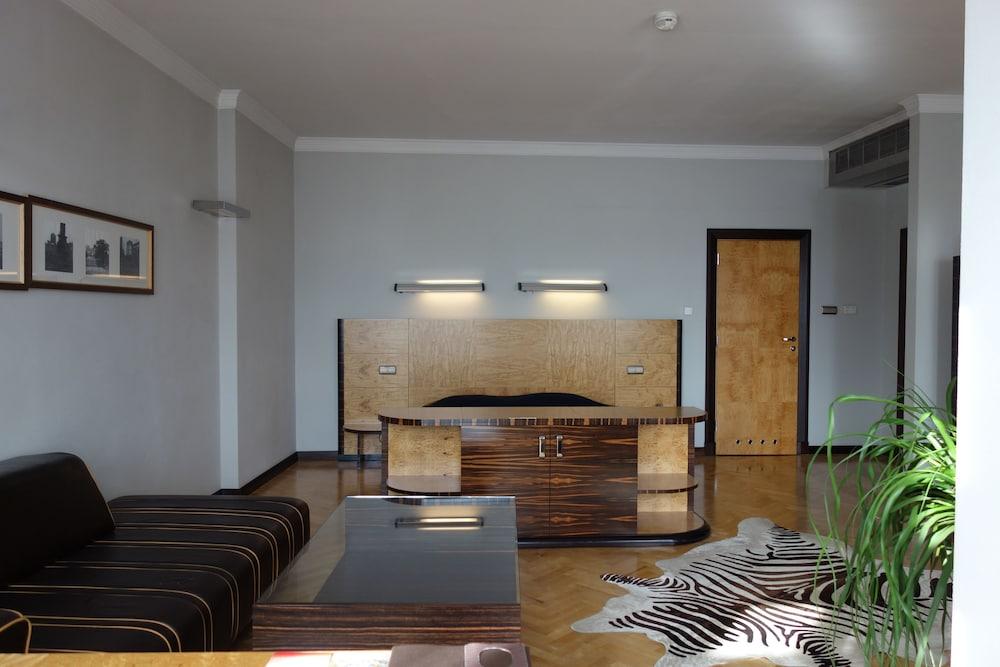 Monopol Hotel 5*
